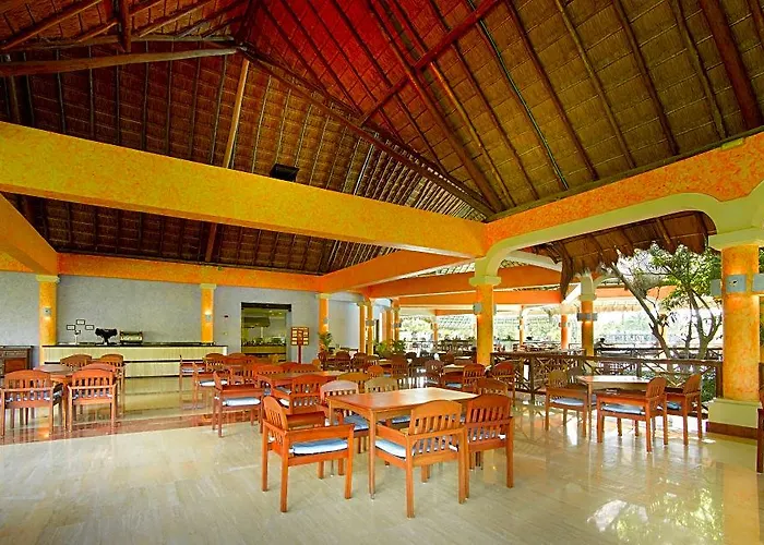 Grand Palladium Kantenah & Resort